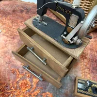 طبقات چوبی به همراه کناف ولوستر ولامپ ها|کتابخانه، شلف، قفسههای دیواری|تهران, جردن|دیوار