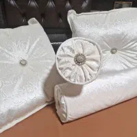 ۶  کوسن مخمل سفید  دو مدل مناسب  تختخواب ومبل عروس