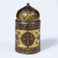 آنتیک و عتیقه مثلا(بخاطر تنظیمات دی وار ک پولیه)