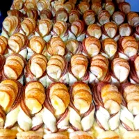 پخش عمده کیک و شیرینی بیرون بر قنادیها|خوردنی و آشامیدنی|رشت, رشتیان|دیوار