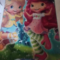 فرش ترک با طرح  توتفرنگی و مبل کاملا سالم و تمیز