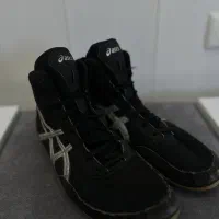 فوروش فوری/کتونی کشتی Asics اصل