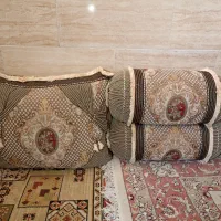 بالشت پشتی کرمی