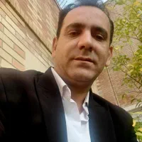 کیف مدارک حاوی کارت ملی و کارت بانکی