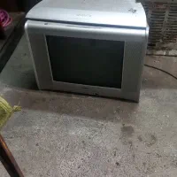 یک عدد تلوزیون قدیمی سالم