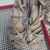 کفش درحدنو فقط یکبار استفاده شده|کیف، کفش، کمربند|کاشان, دانش|دیوار