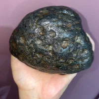 سنگ بسیار زیبا مشکوک به شهاب سنگ