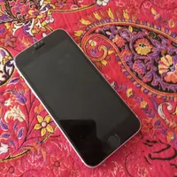 اپل iPhone SE (2020) با حافظهٔ ۲۵۶ گیگابایت|موبایل|تهران, نازی‌آباد|دیوار