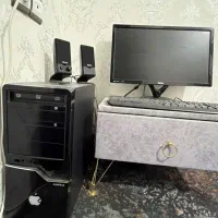 فروش سیستم کامپیوتر با کیس، اسپیکر و میز