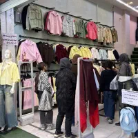 فروشنده‌ی خانم به صورت نیمه وقت