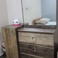 میز آرایشی و۲ تا پا تختی