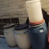 بشکه و دبه تمیز مواد نو به همراه قفل هوا و بست در|ظروف نگهدارنده، پلاستیکی، یک‌بارمصرف|تهران, خواجه نظام الملک|دیوار