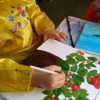آموزش نقاشی روی بوم ورنگ اکلریک به کودکان۳تا۱۳ سال