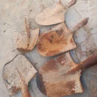 آبخوری و بیل