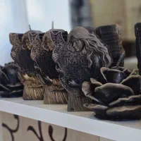 شمع دختر ایران و گل رز