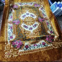 پتو فرش طلایی