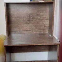 میز تحریر کتابخانه دار