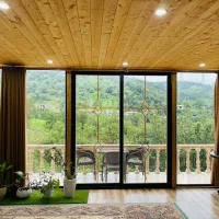 کلبه سویسی جنگلی بابلکنار|اجارهٔ کوتاه‌مدت ویلا و باغ|بابل, |دیوار