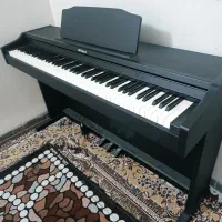 پیانو رولندRP102