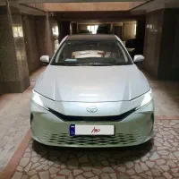 تویوتا کمری ۲۰۰۰ بنزینی مدل ۲۰۲۴ صفر شخصی در منزل