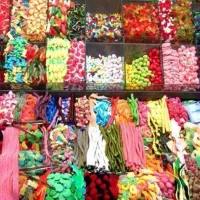 فروشنده خانم پاستیل لواشک