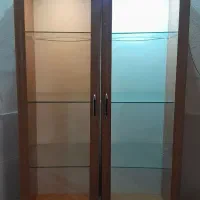 دوعددبوفه سالم ومیزوسط همراه ۴ گل میز