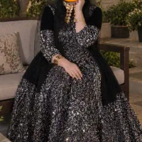 لباس لری