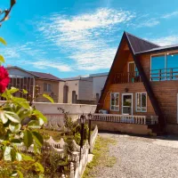 ویلا سوئدی استخر دار با حیاط محوط نزدیک ساحل گیسوم