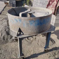 دوعدد دستگاه بلوک زنی همراه با دوعدد میکسر