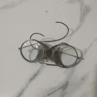 عینک قدیمی|کلکسیون اشیاء عتیقه|رباط‌کریم, رباط‌کریم|دیوار