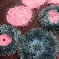 اسکاج بافتنی با میل سنتی خیاطی|لوازم نظافت|بناب, |دیوار