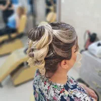 شینیون|خدمات آرایشگری و زیبایی|اسلام‌شهر, مطهری|دیوار