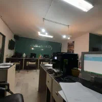 تعدادب میز و صندلی و کمد اداری
