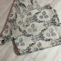 پارچه مخملی رو مبلی خیلی ضخیم و دو رو