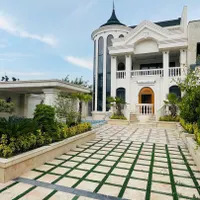 کاخ ویلا سفید استخردار/ دوک منطقه امیراباد باشه|فروش خانه و ویلا|چمستان, |دیوار