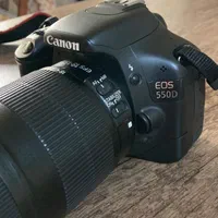 دوربین کانن 550D به همراه لنز EFS 18-135mm