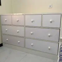 دراور در حد نو به علت کمبود جا فروش میره.