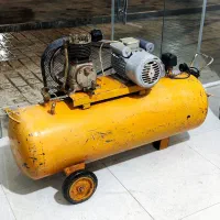 پمپ باد  ۱۵۰  لیتری تکفاز مفید / دورکن لبه چسبان