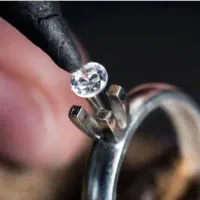استخدام مخراجکار
