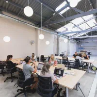 شرکت آیندگان ایران زمین