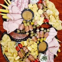 فینگرفود و سینی مزه و کیک های کافی شاپ