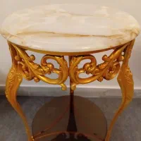 میز کنار سالنی