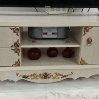 میزتلوزیون. تابلو فرش . تلوزیون .زیرتلوزیون.بالشت