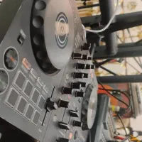 دیجی خانم واقا گروه موسیقی