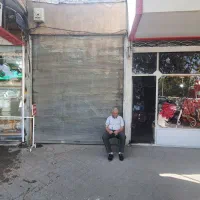 مغازه-چهار-راه-امام