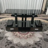 یک عدد میز تلویزیون به فروش میرسد