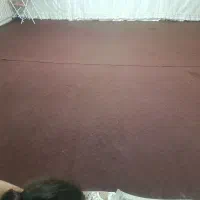موکت قهوی رنگ تمیز و سالم