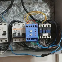 ارائه خدمات تخصصی برق صنعتی و ساختمان