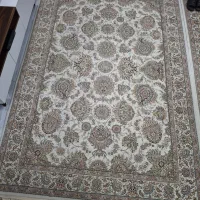 ۲ عدد فرش شش متری سالم رنگ کرم