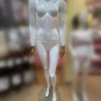 مانکن زنانه